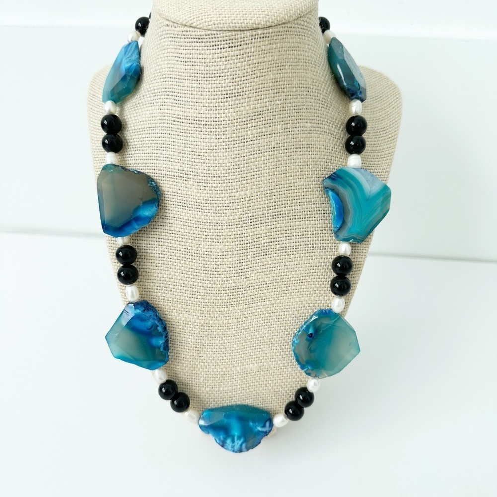 NWT Genuine Onyx, Pearls & Agate Necklace Blue, Black & White Beads